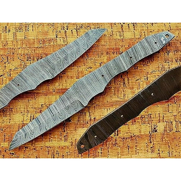 11 inches long wharncliffe knife Blank blade, hand forged Twist pattern Damascus steel blade, 5" scale space with 2 finger, 4.5" sharp cutting edge