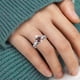 thumbnail image 4 of De la mano del anillo de diamantes de imitación de moda exquisita forma de corazón anillo de dedo de cristal en forma de corazón Mujeres Anillo 6 9, 4 of 5