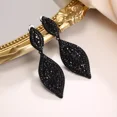 thumbnail image 4 of Largos Aretes Clip-on Para Mujer Cristal, 4 of 5