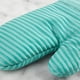 thumbnail image 4 of Juego de 4 guantes acolchados de algodón rizado para horno, soporte para ollas y paños de cocina KitchenAid Aqua Sky, 4 of 9
