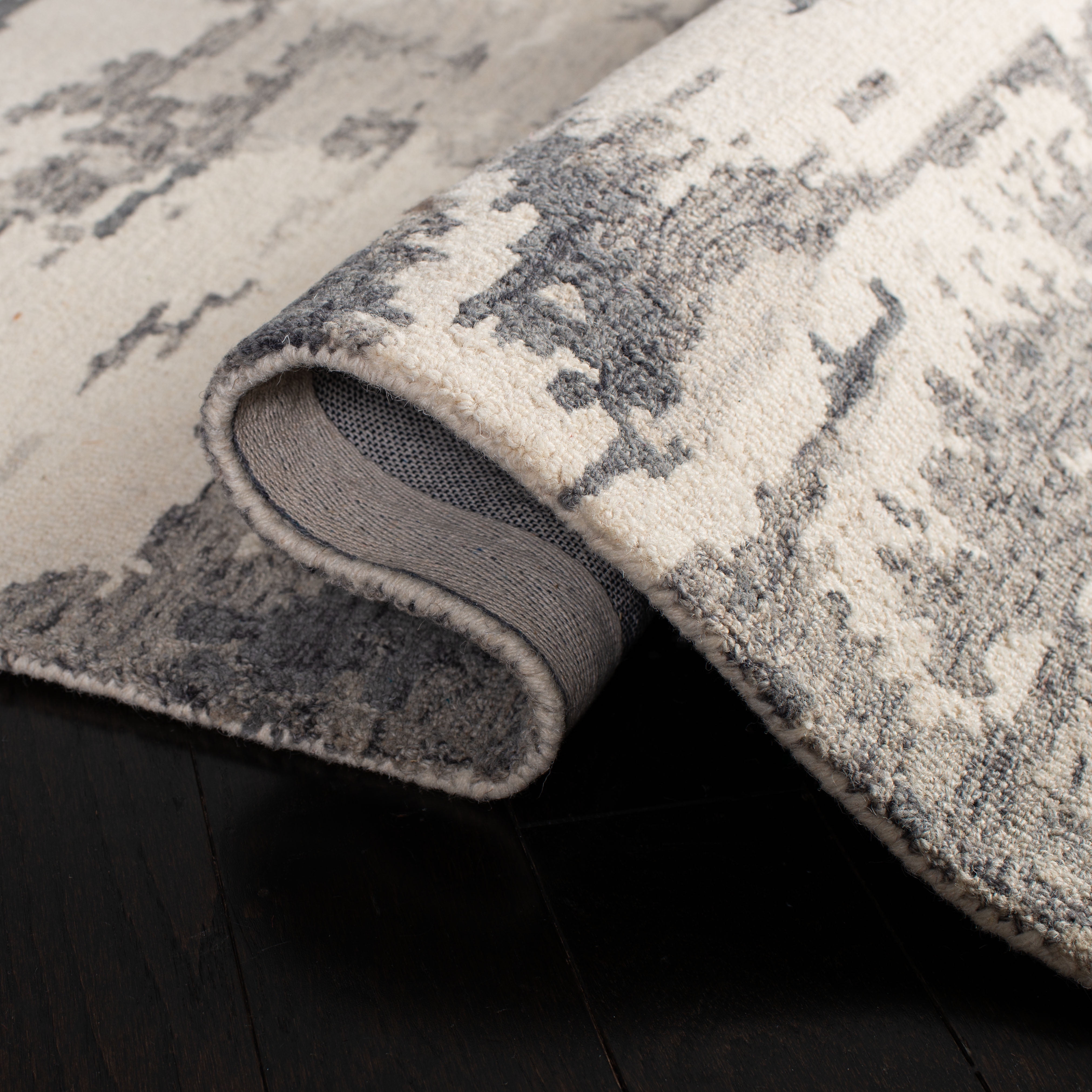 SAFAVIEH Abstract Seachlann Abstract Wool Area Rug, Charcoal/Ivory, 6' x 6' Round