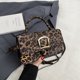 thumbnail image 1 of Bolsos de gran valor para mujer, nuevo estilo 2025, moderno bolso cuadrado pequeño, sencillo, versátil, informal, con diseño de nicho, bolso de mensajero, 1 of 5