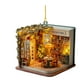 thumbnail image 4 of Ornamento de Librería Navideño, Bookstore Christmas Ornament, Estilo Festivo, Diseño Atractivo, Acero Inoxidable, Base de Madera, para Sala de Estar, Festivo de Navidad, Año Nuevo, para, 4 of 5