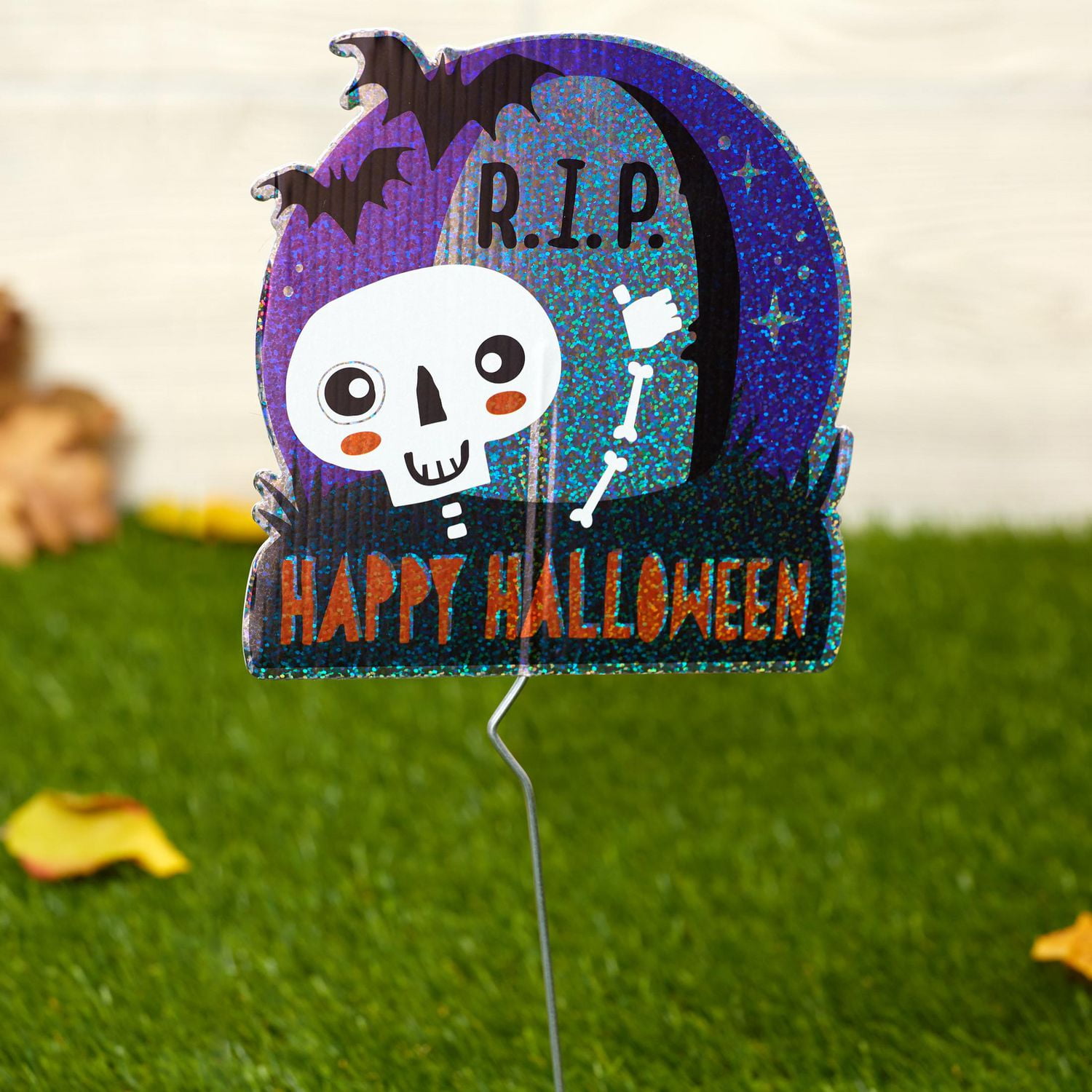 Panneau et piquet avec squelette holographique « RIP » d’Halloween Way To Celebrate