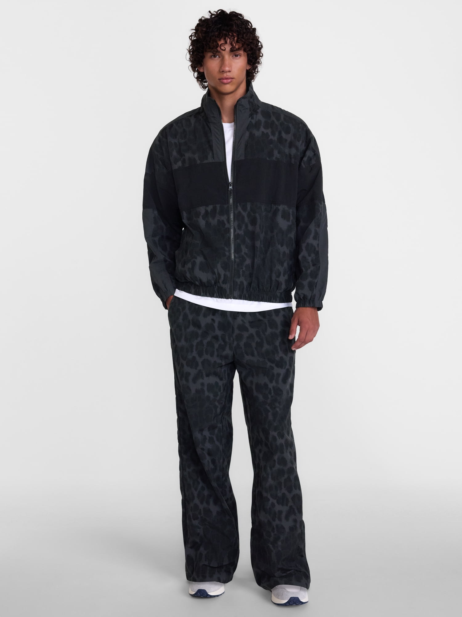 No Boundaries Windbreaker Jacket with Long Sleeves, Men's XS-4XLT