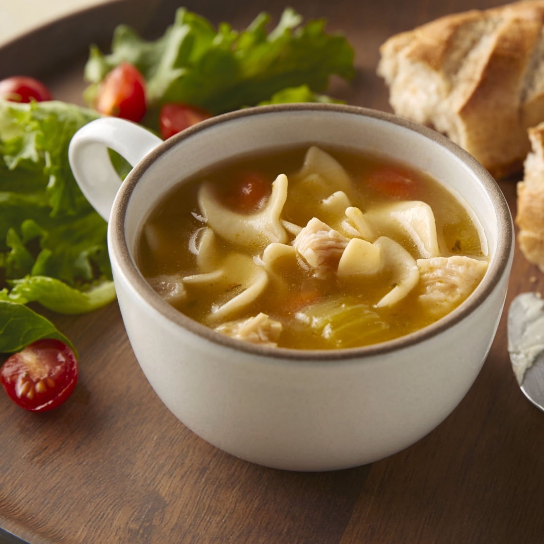 Progresso Light Chicken Noodle Soup, Ready to Serve Canned Soup 18.5 oz (Pack of 3)