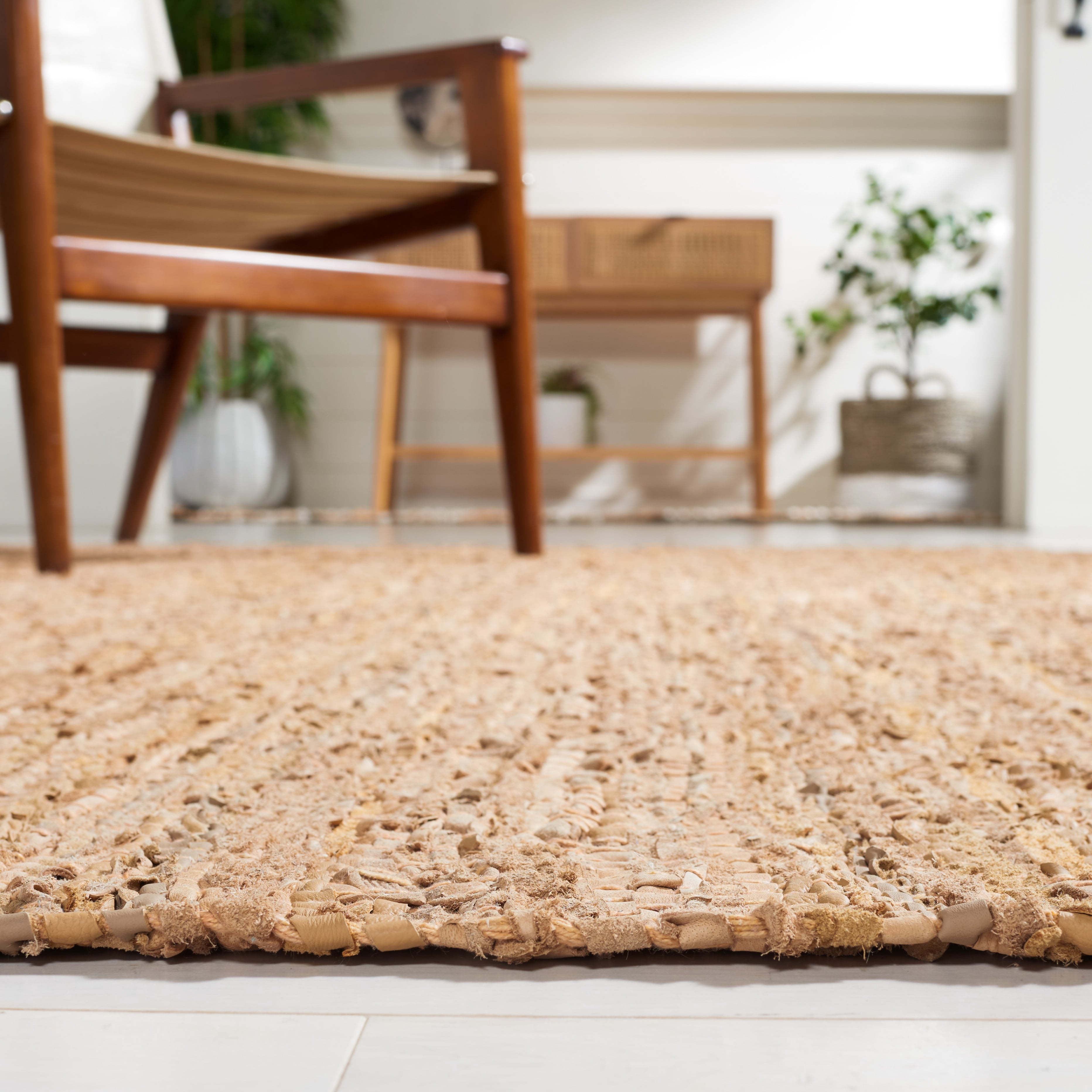 SAFAVIEH Vintage Leather Christal Solid Runner Rug, Light Gold, 2'3" x 9'