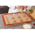 thumbnail image 2 of Silpat le Moule à Muffins Original Parfait, 2 of 7