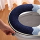thumbnail image 5 of Funda de asiento de inodoro bordada modelo con cremallera | Poliéster lavable suave | Azul | 43x37cm | Cojín Four Seasons cómodo e higiénico | Fácil de instalar, duradero, se adapta a la mayoría de, 5 of 6