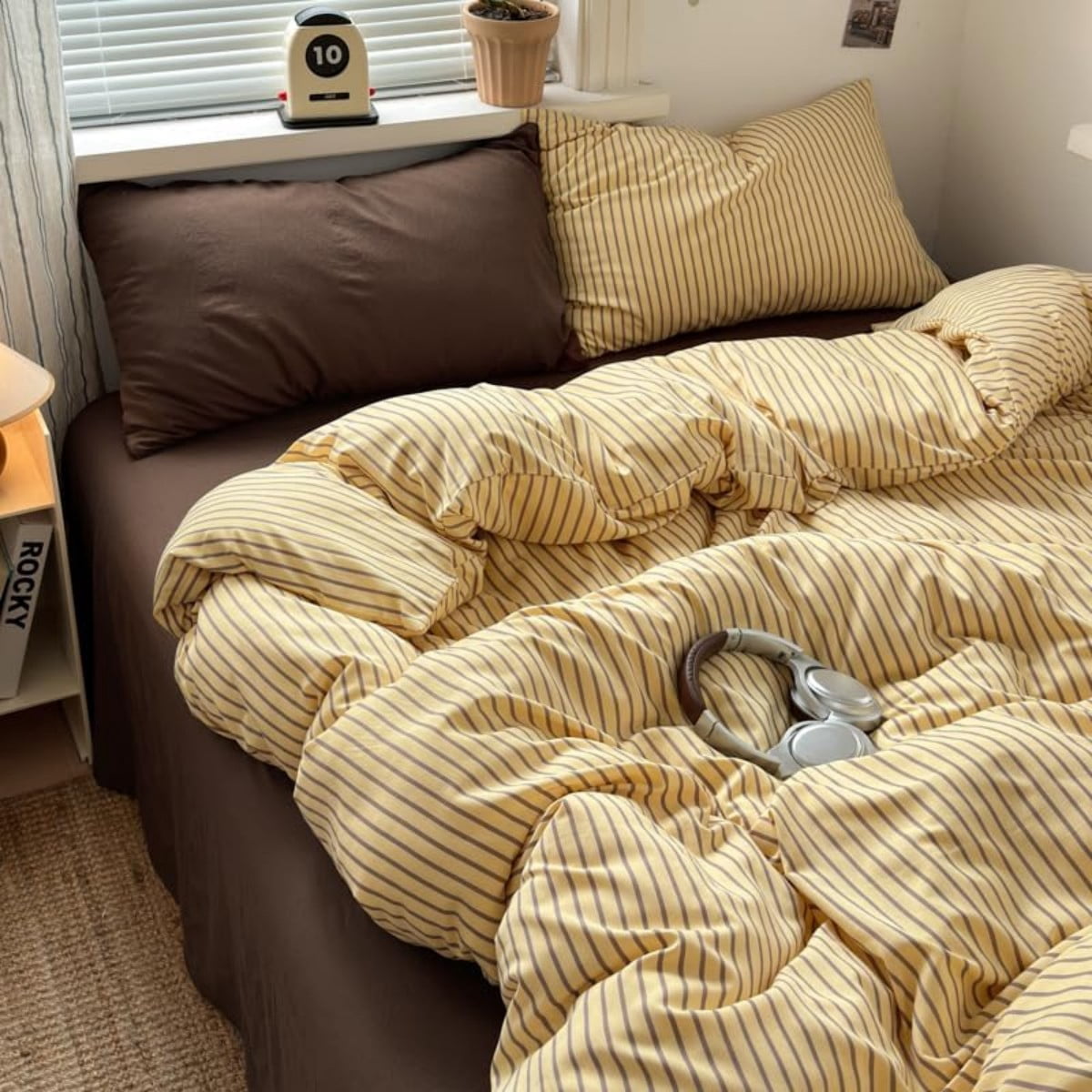 NAYOROOM Brown Stripes Yellow Duvet Cover Queen Set, 3-Piece Retro Vertical Ticking Stripes Soft Comforter Cover