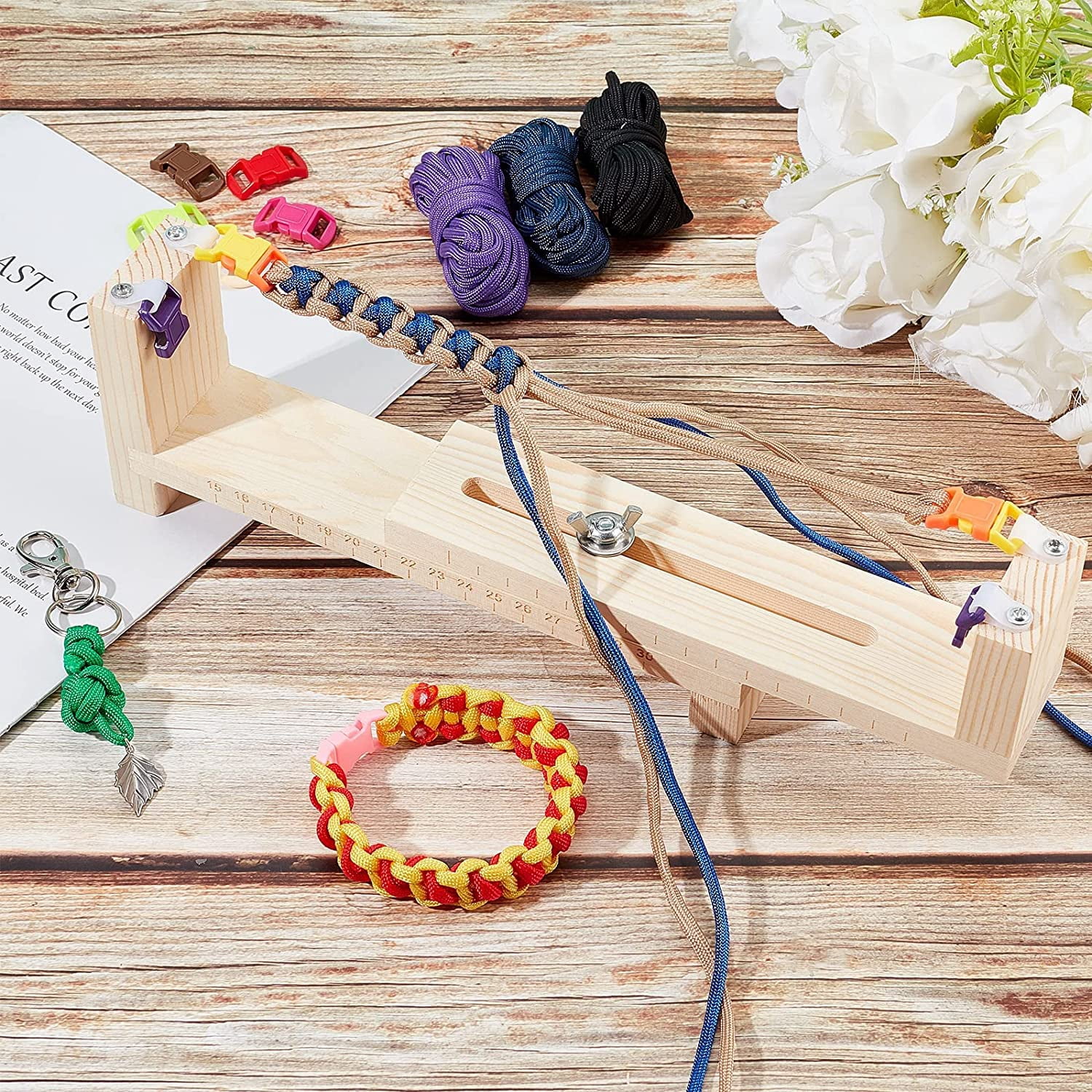 Jig Bracelet Maker Kit Wristband Maker with 8 Parachute Cords and 8 Quick Release Buckles Adjustable Length Braiding Weaving DIY Craft Tool Kit DIY