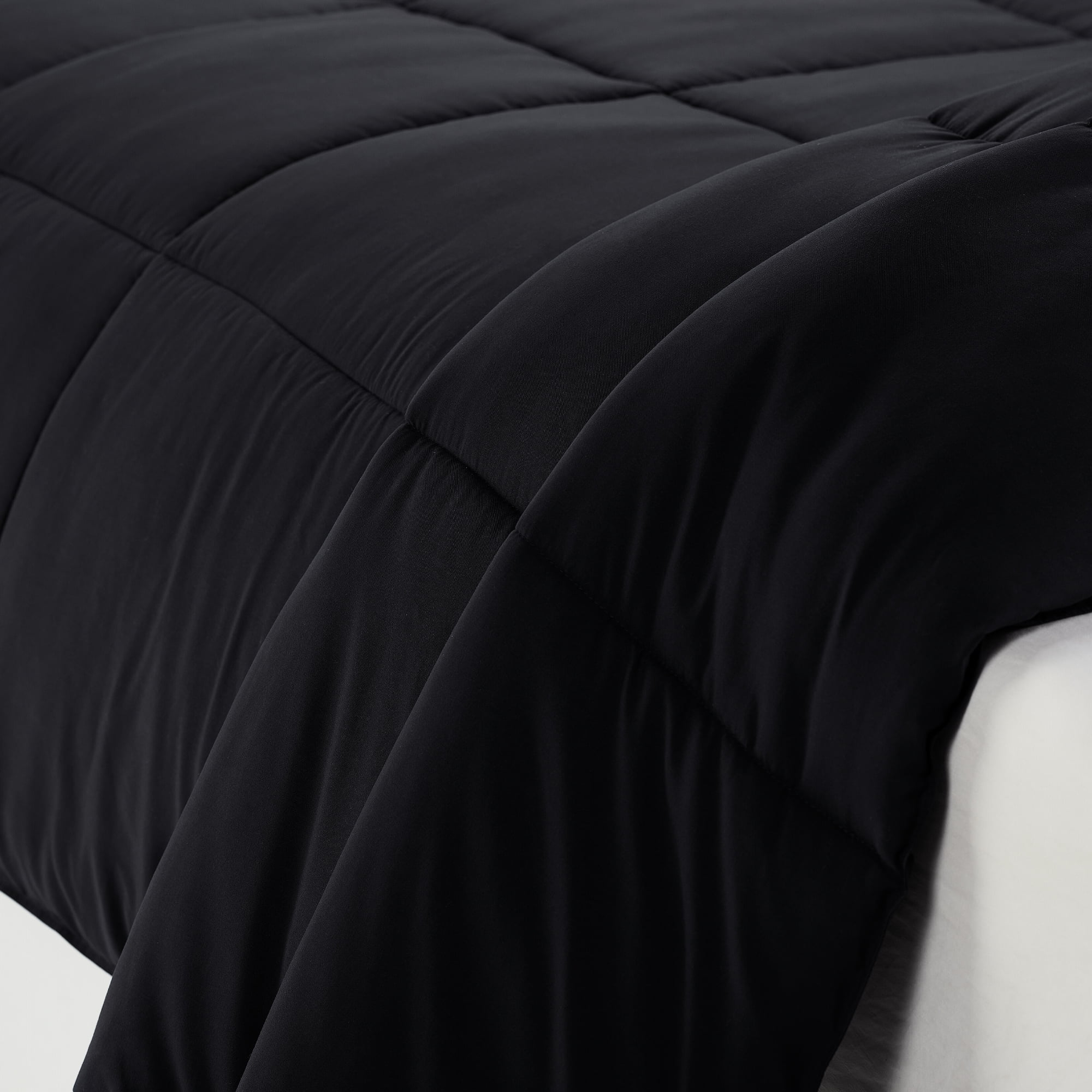 Serta Simply 3-Piece Clean Antimicrobial Black Solid Comforter Set, Full/Queen