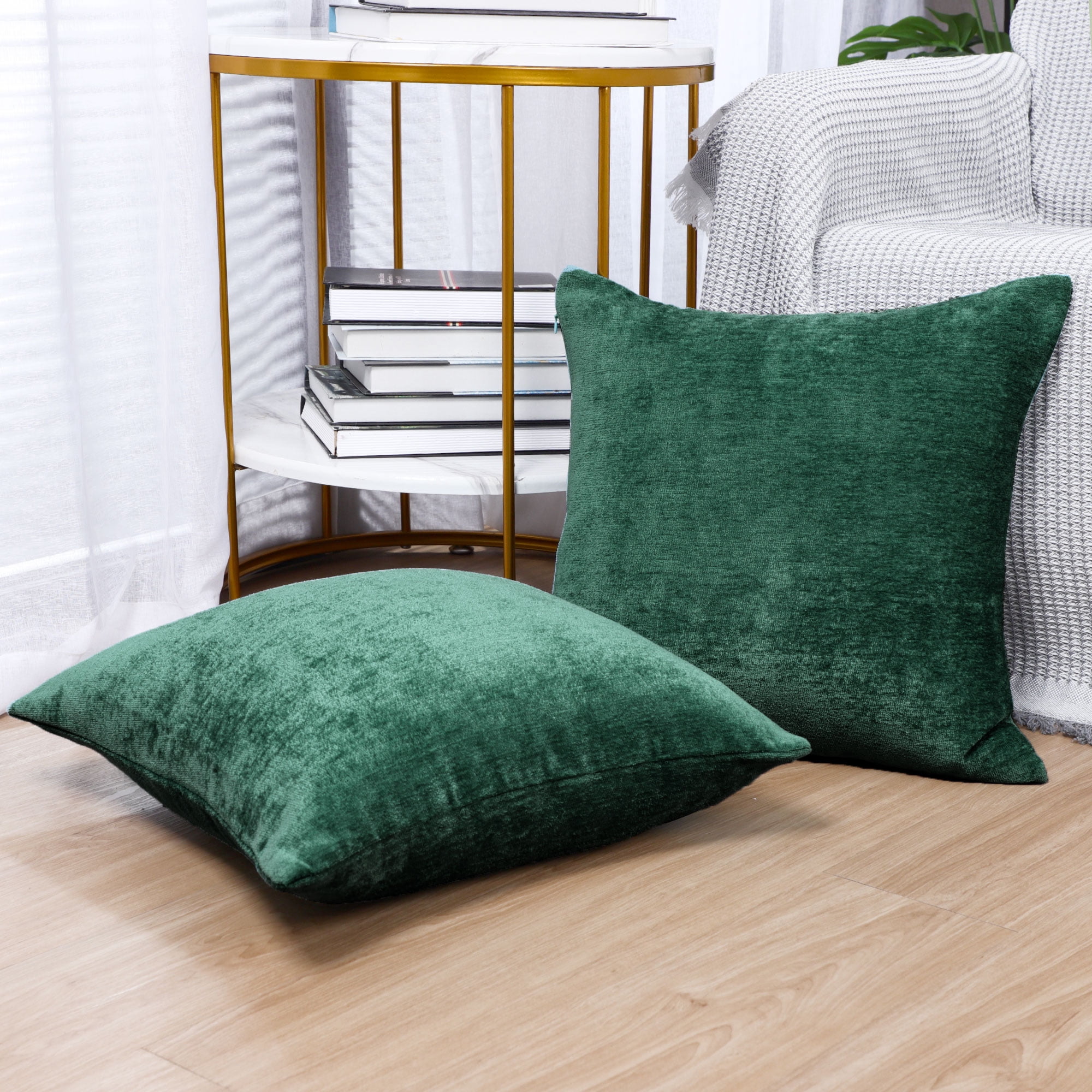 REGALWOVEN Set of 2 Chenille Throw Pillow Covers, Soft Decorative Cushion Covers Emerald Green 18x18 Inch