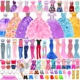 thumbnail image 1 of Set de ropa y accesorios de moda para muñeca de 11.5 pulgadas, 1 of 7