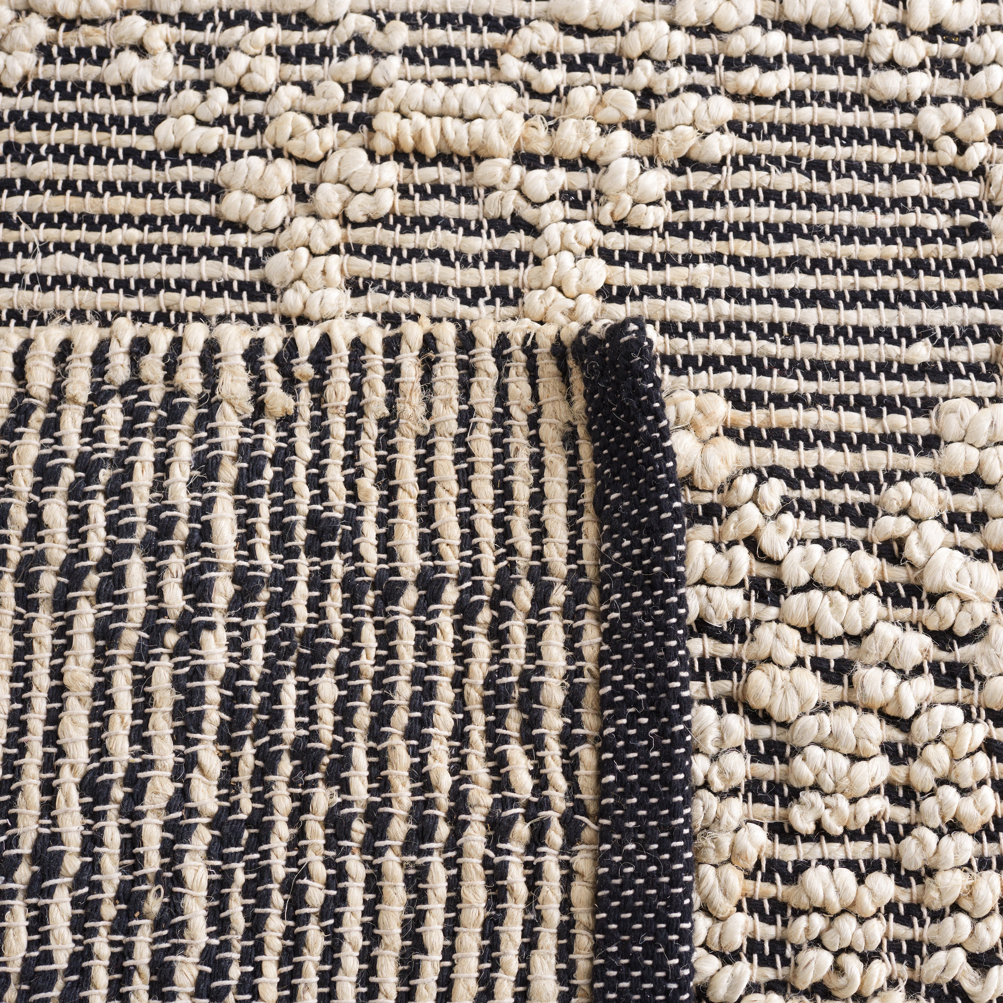SAFAVIEH Natural Fiber Amadine Geometric Area Rug, Blush/Black, 6' x 6' Square