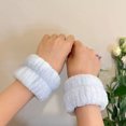 thumbnail image 5 of Muñequera de Spa reutilizable para mujer y niña, muñequeras de toalla de microfibra suave para lavarse la cara, Yoga, correr, deporte, 1 ud., 5 of 5