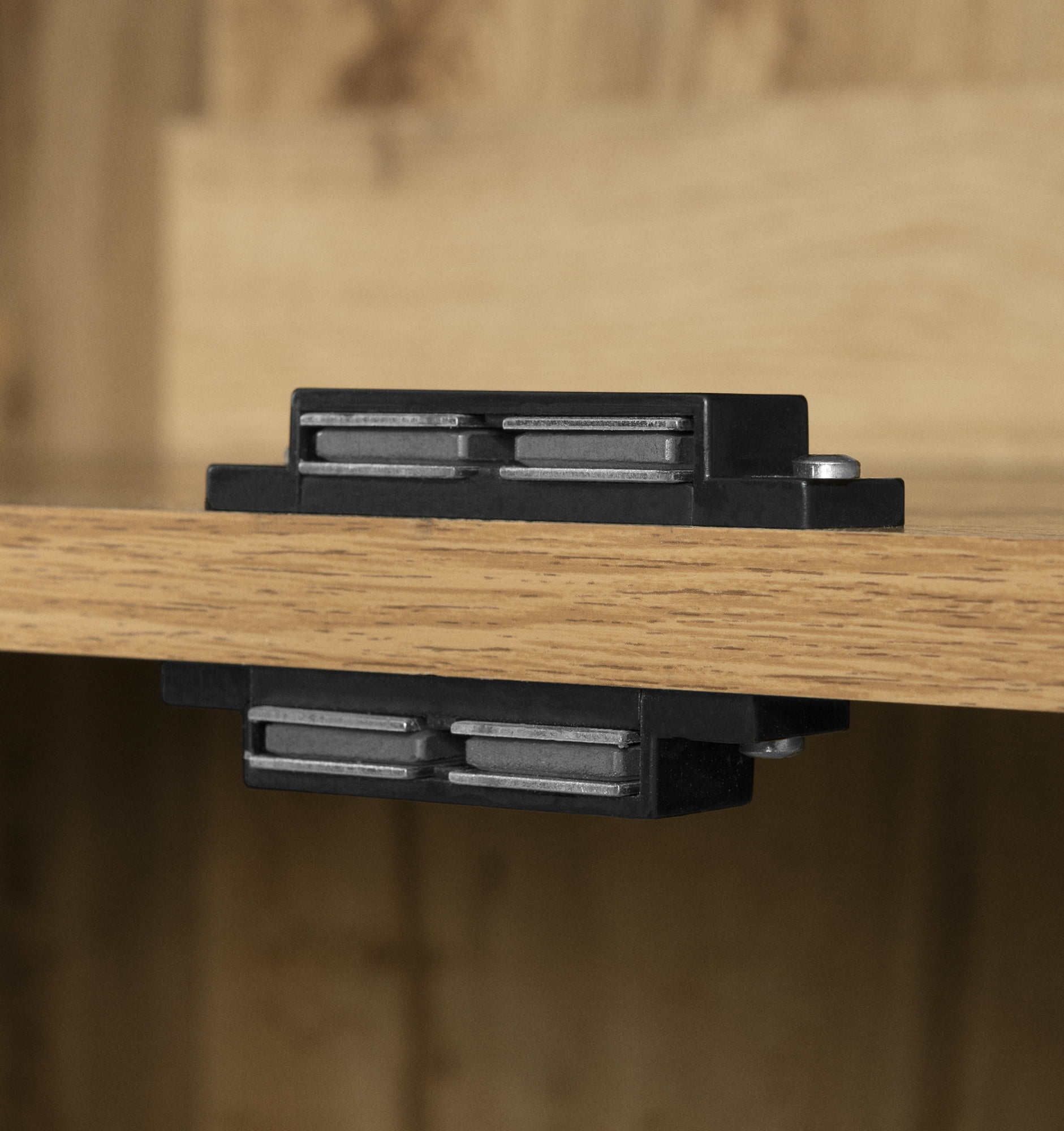 Armoire de rangement 4 portes, fini Chêne nordique, collection Morgan de Meubles South Shore