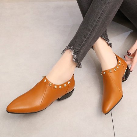 

New Style Pointed Rivet Fashion Casual Single Shoes Women