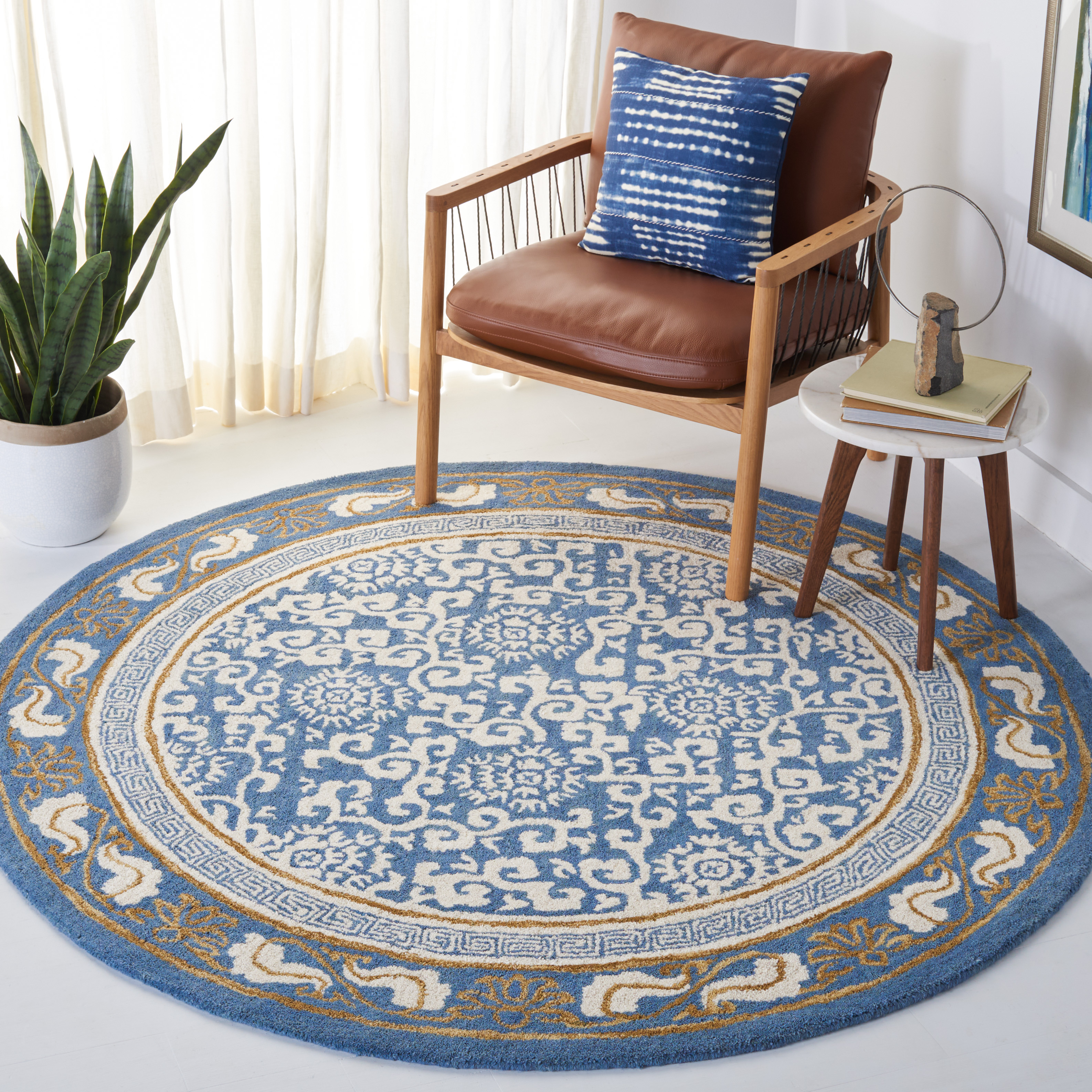 SAFAVIEH Antiquity Tiarnan Oriental Wool Area Rug, Blue/Ivory, 6' x 6' Round