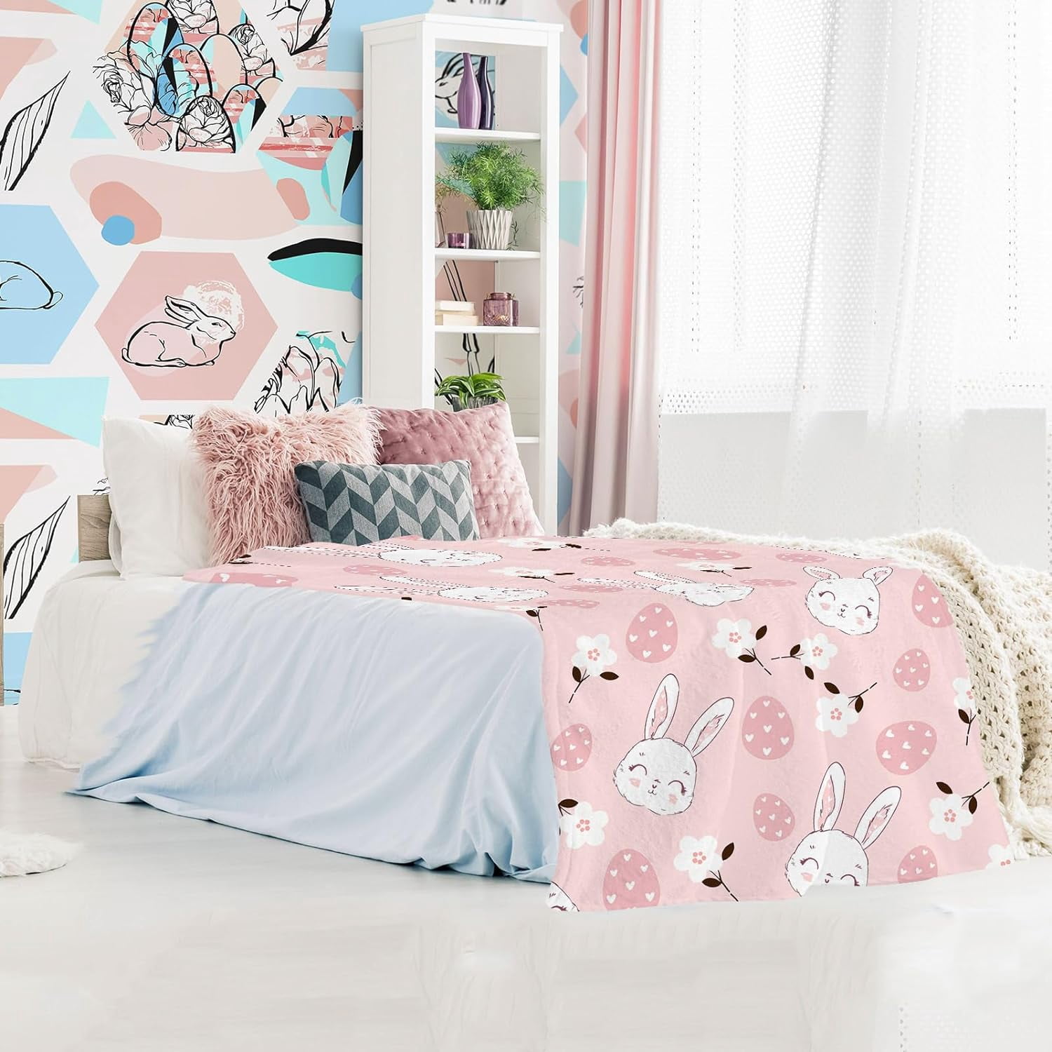 Luxury Plush Easter Blanket Cute Smiling Bunny Easter Egg Flower Pink Throw Blanket for Couch,Lightweight Soft and Warm Throws Blankets for Sofa Bed Living Room in Spring 50"X60"