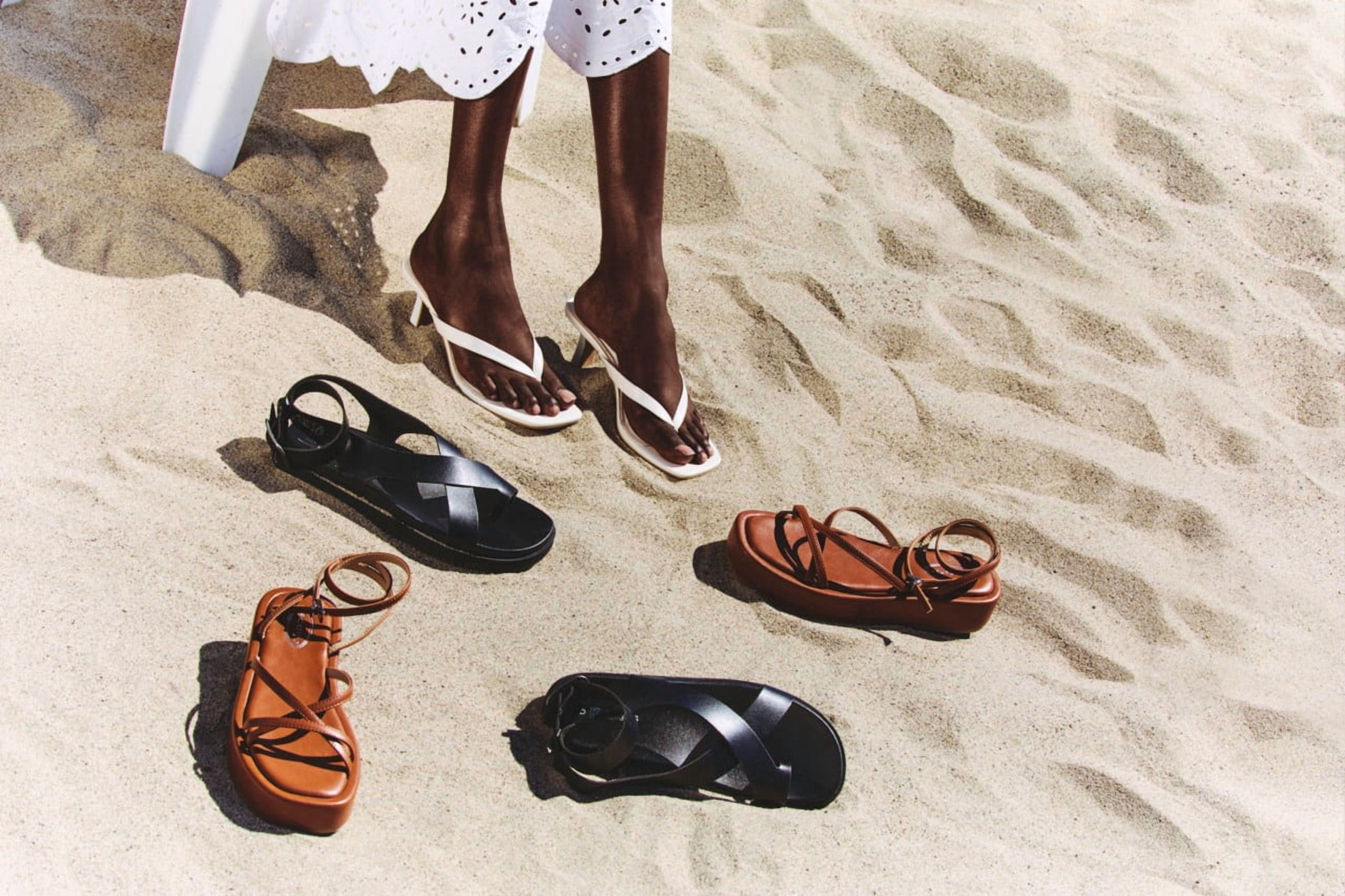 No Boundaries Women's X-Strap Toe Loop Sandals