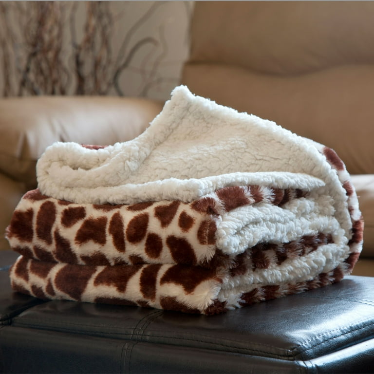 Giraffe Selfie Plush Fleece Throw Blanket - Ultra-Soft, Warm, Cozy, 50 x  60