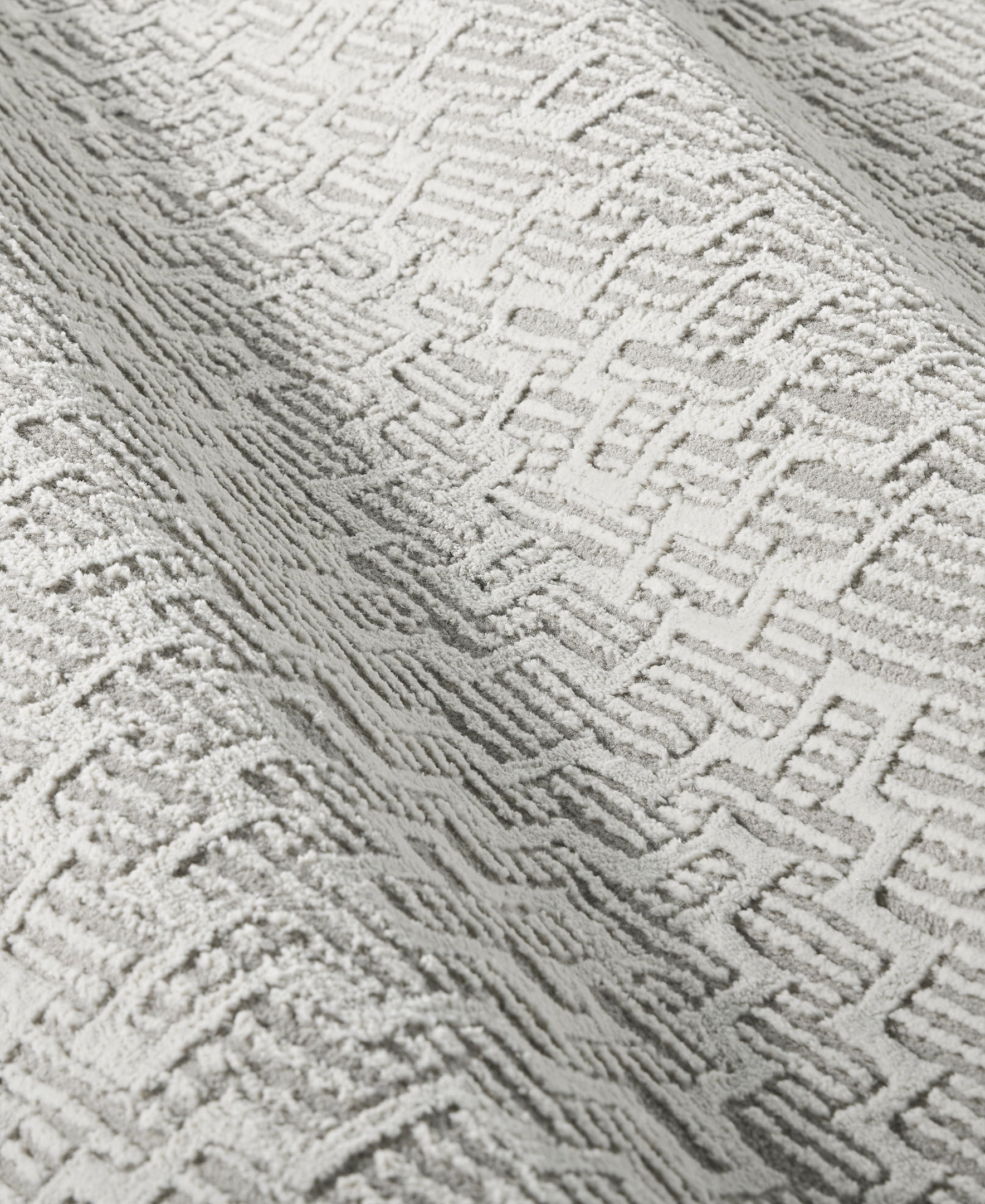 TOWN & COUNTRY LUXE Tretta Modern Geo Area Rug with Plush High-Low Texture, Grey, 6'6"x9'6"