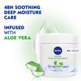 thumbnail image 2 of Crema Corporal NIVEA Aloe e Hidratação 400 mL 48h Hidratación Profunda, 2 of 4