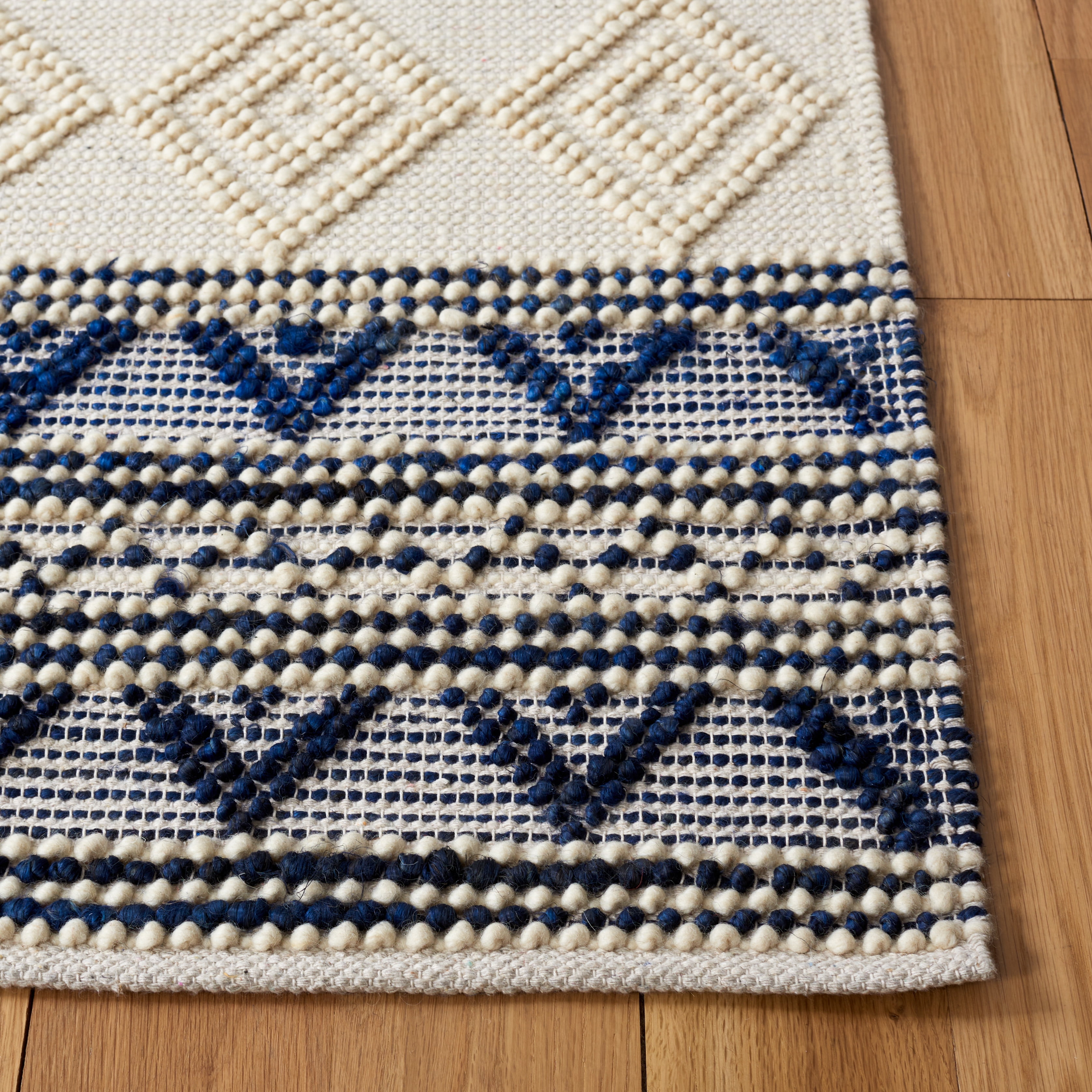 SAFAVIEH Natura Dusan Geometric Runner Rug, Navy/Ivory, 2'3" x 8'