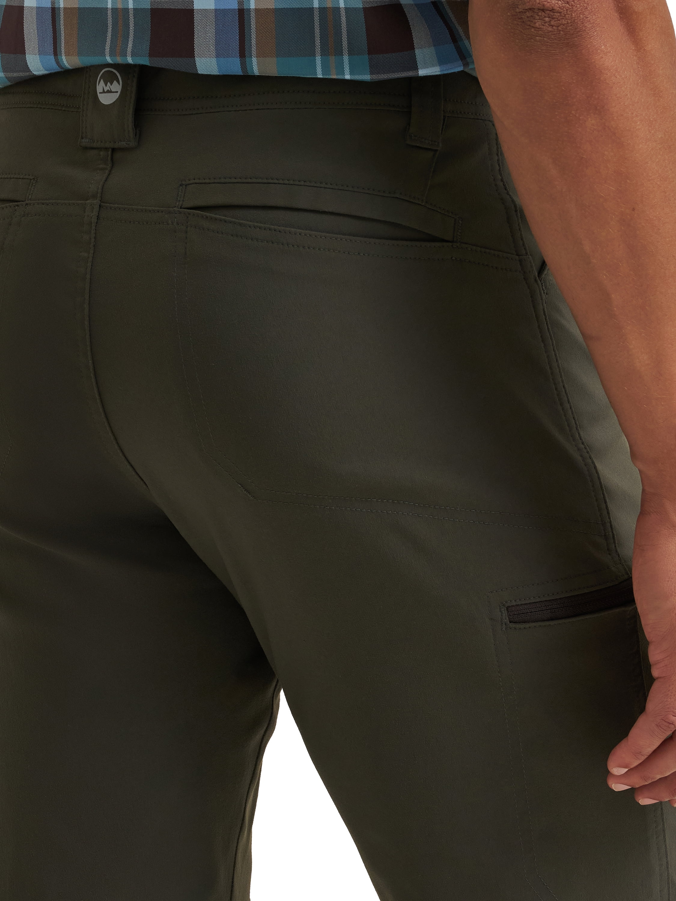 Wrangler ® Men’s Outdoor All Terrain Cargo Pant with UPF 50+ Protection 34x34 - 50x30