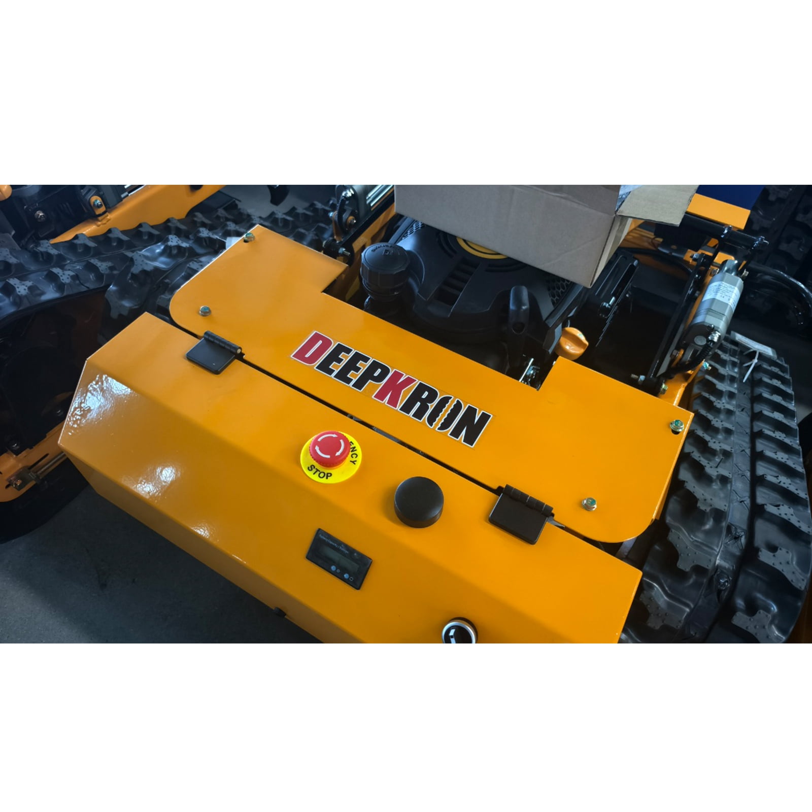 225CC 9HP 22" Robotic Remote Control Gas Lawn Mower Tracked 4WD Zero-Turn Slope