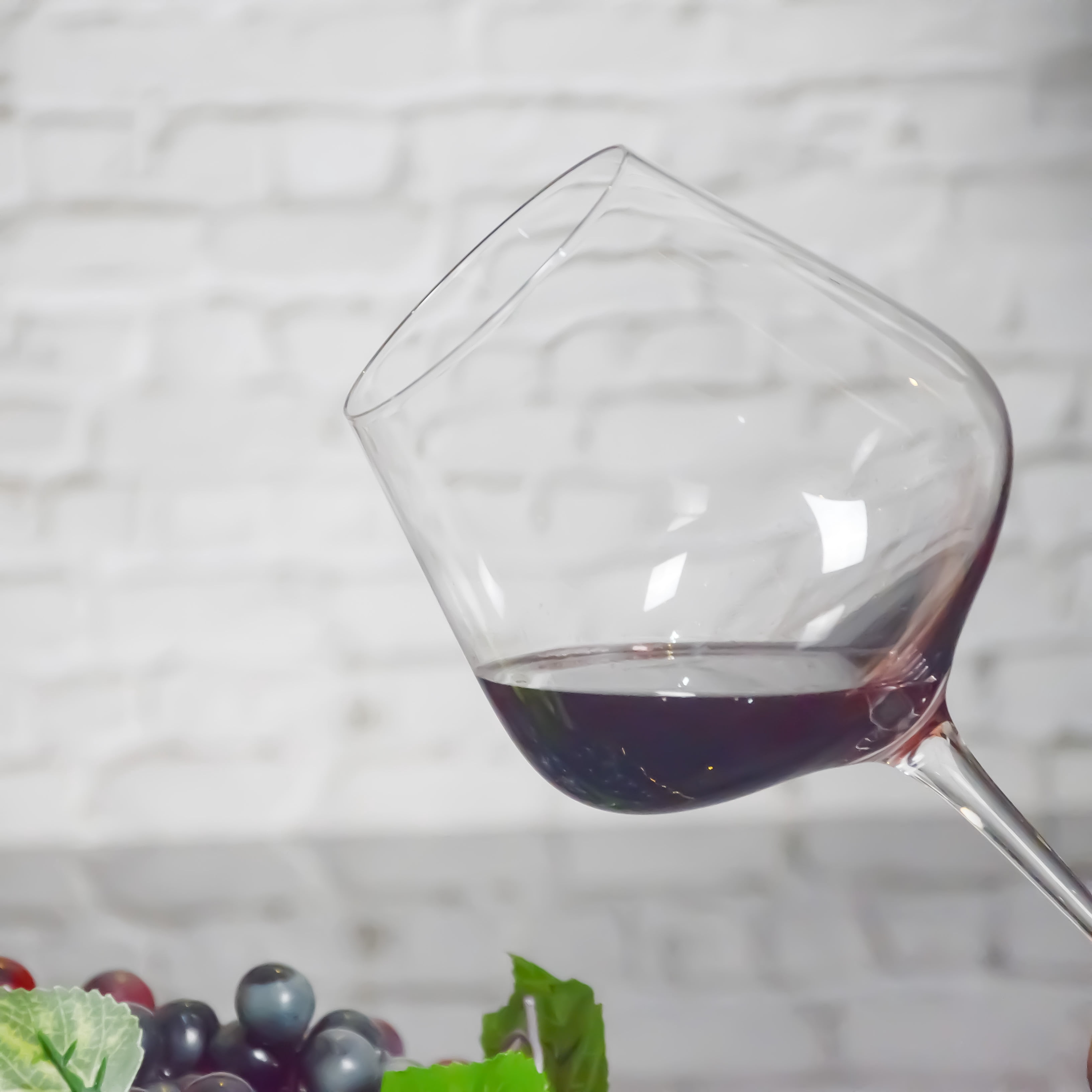 Large Wine Glasses 23 Oz set of 2, Crystal Lead-Free Long Stem Burgundy Red or White Wine Large Bowl Glass, Shatter Resistant, Perfect Gifts For Christmas Anniversary Birthday Dishwasher Safe