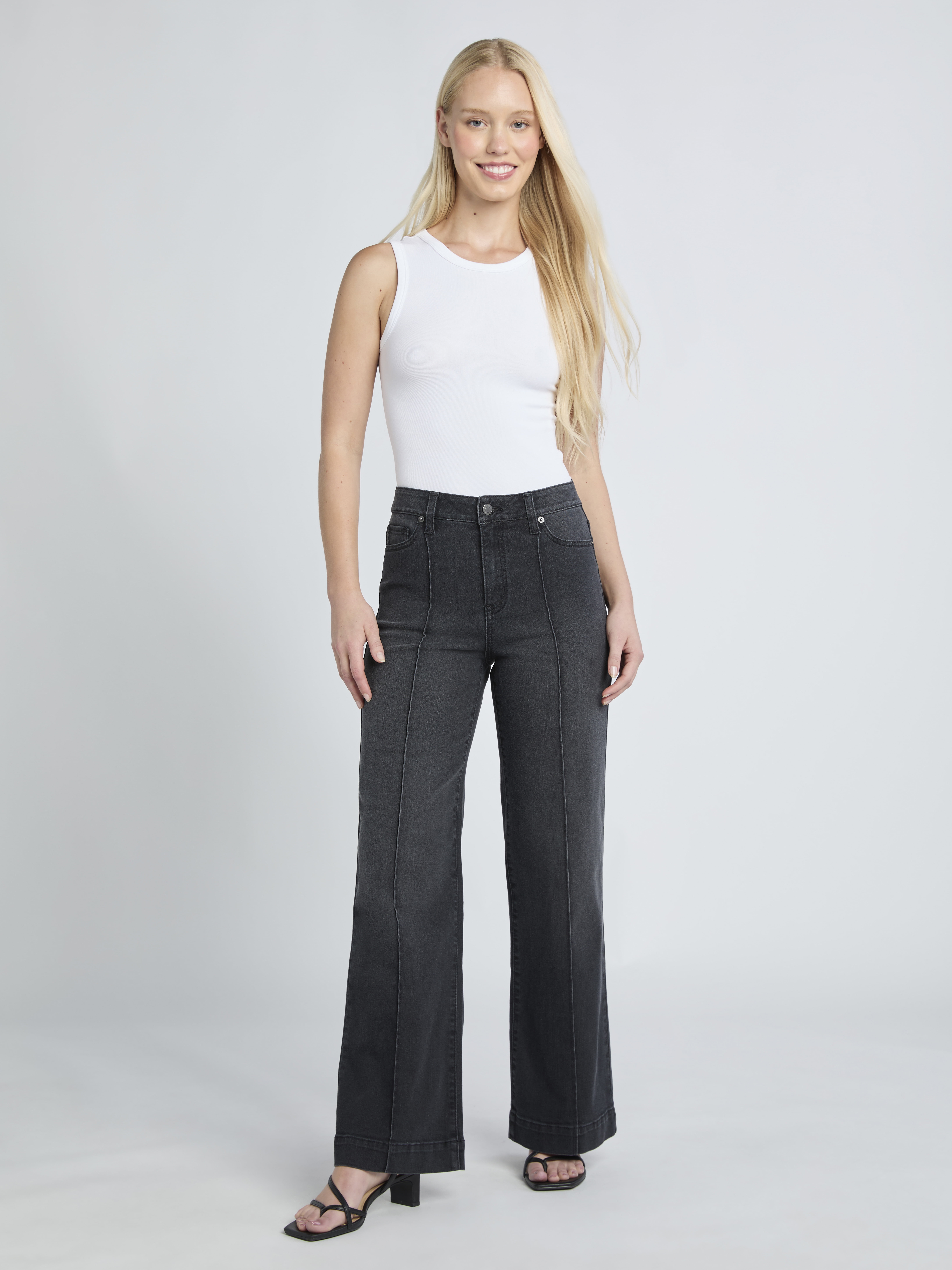 Time and Tru Women's Wide Leg Jeans with Seam Details, Inseam 31” Regular, Sizes 0-22