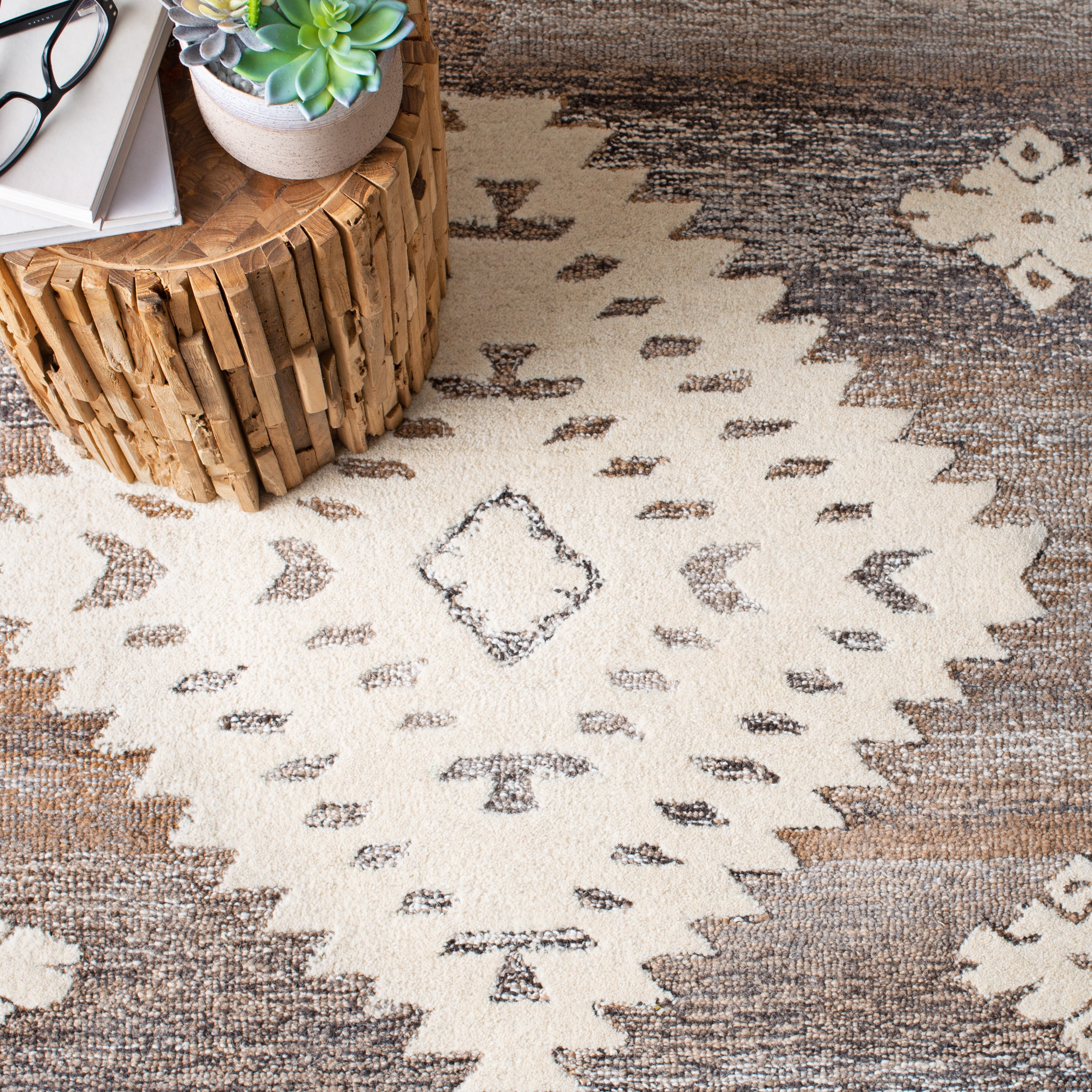 SAFAVIEH Aspen Kerry Geometric Area Rug, Ivory/Light Brown, 5' x 8'
