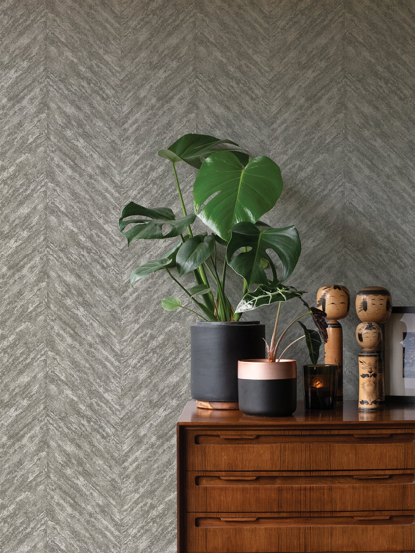 Advantage Madoka Sterling Chevron Wallpaper, 20.9-in by 33-ft, 57.48 sq. ft