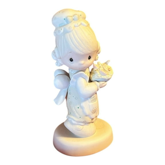 1981 Precious Moments Figurine There Is Joy in Serving Jesus E-7157 B1