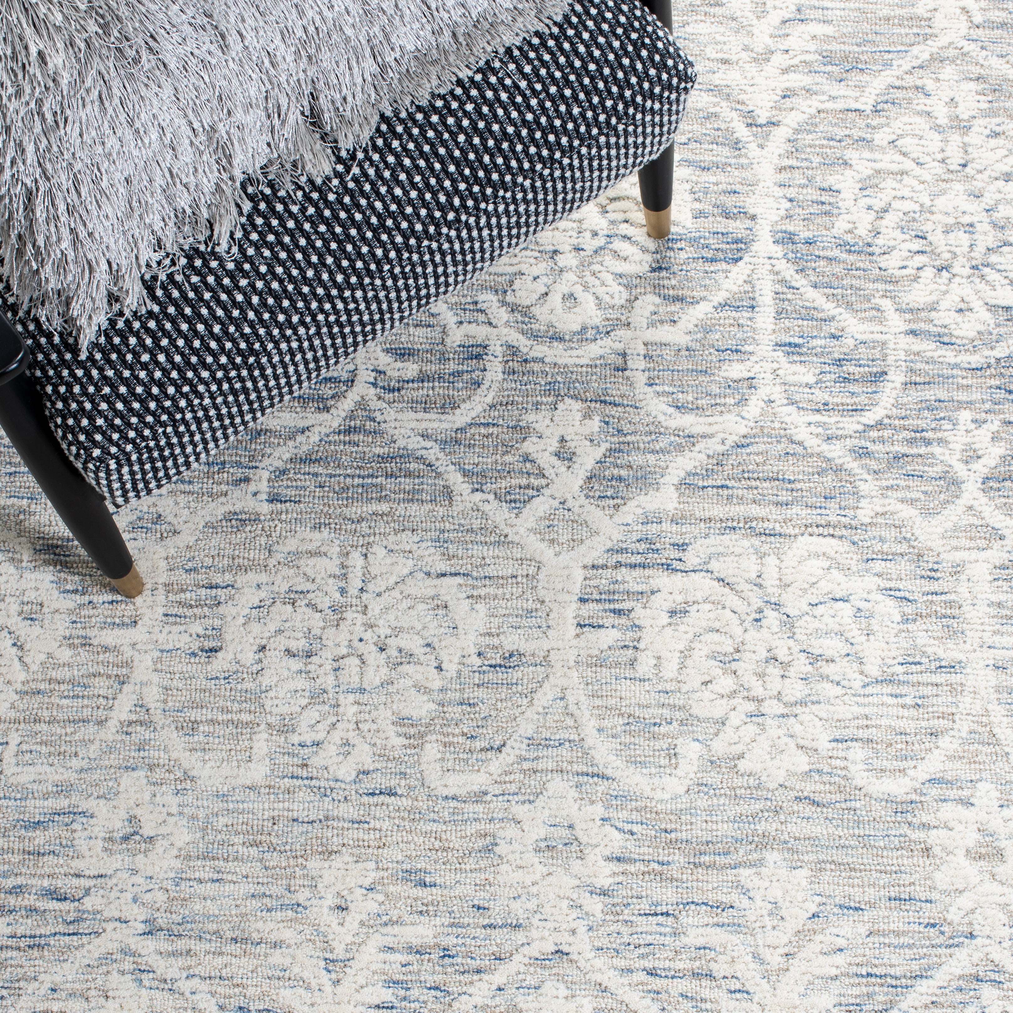 Safavieh Metro Sutton Medallion Area Rug, Light Blue/Ivory, 6' x 6' Square