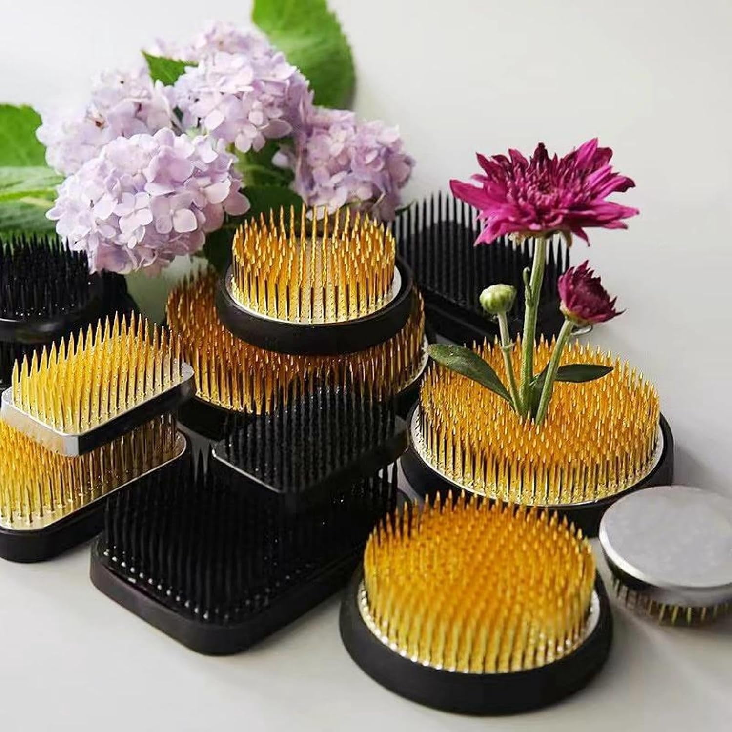 ABCISI Flower Frogs for Flower Arrangements Supplies, Japanese Flower Arranging Ikebana Kenzan, Pin Frogs for Flowers Holder with Rubber Base Flower Fixed Tools(1.97inch/50mm)