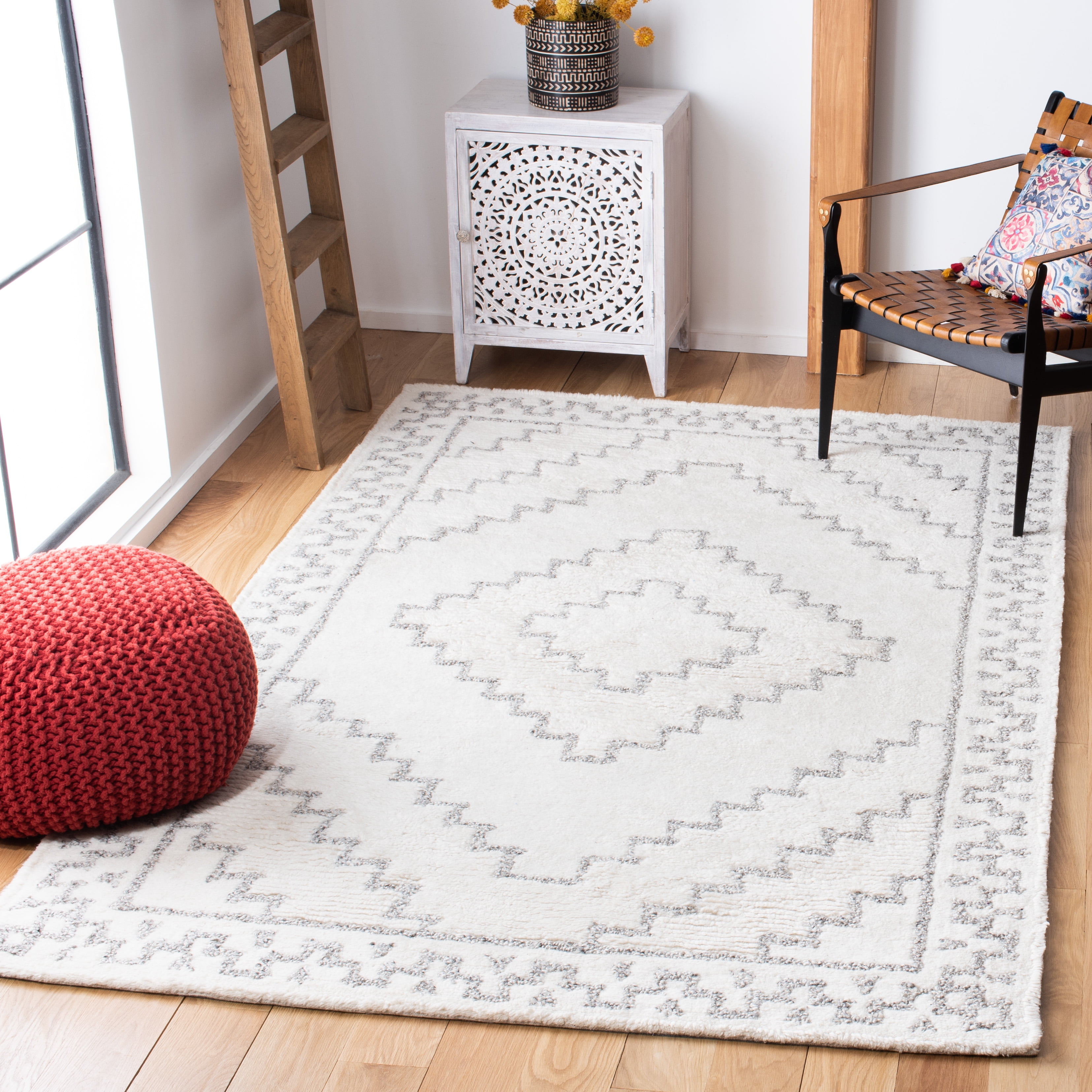 SAFAVIEH Casablanca Lidija Geometric Area Rug, Ivory/Grey, 3' x 5'