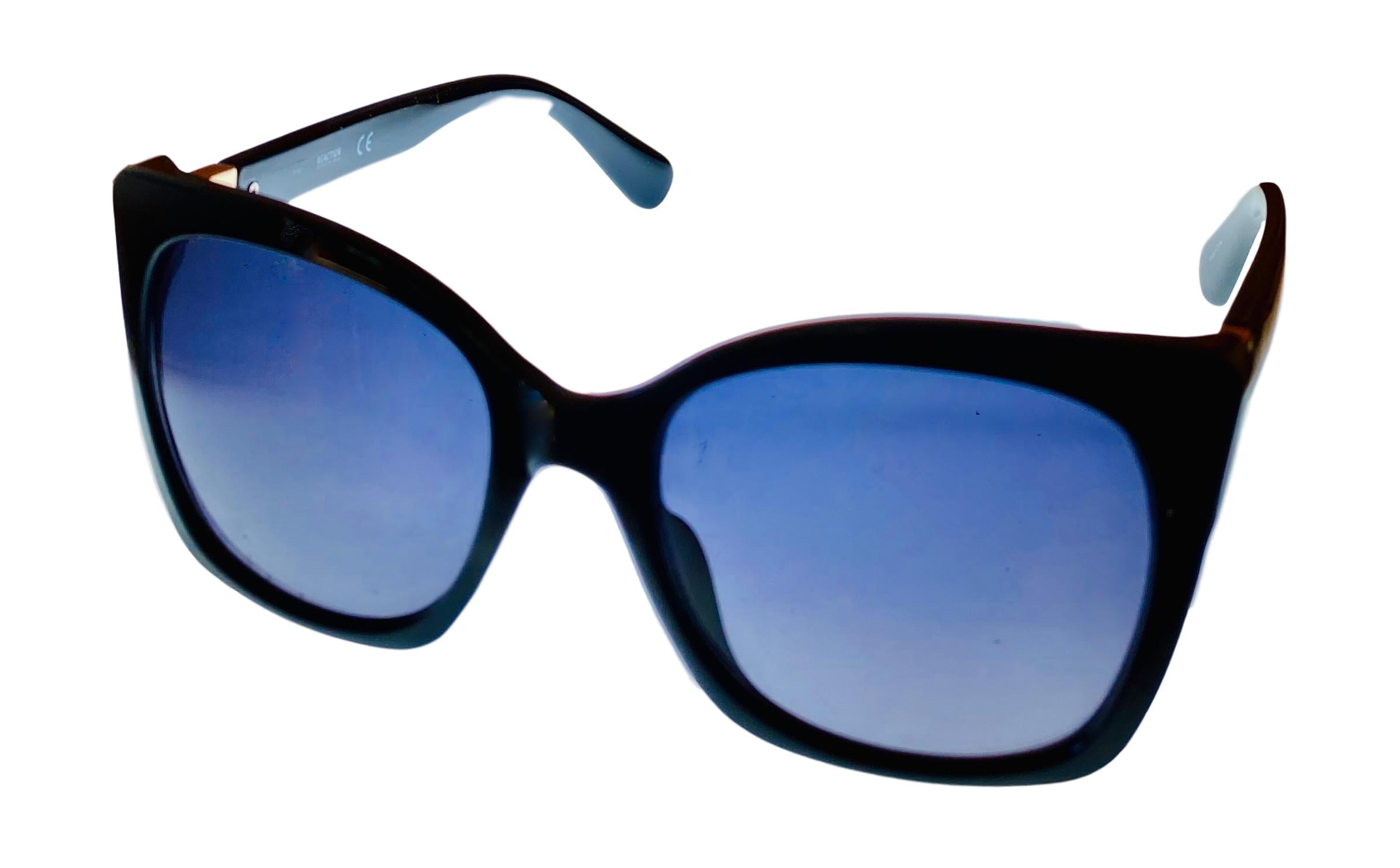 Kenneth Cole Reaction Cat Eye Sunglass for Women, Smoke 