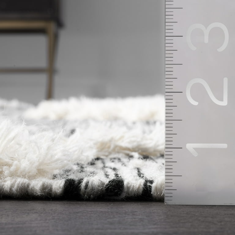 nuLOOM Savannah Moroccan Tasseled Wool Area Rug for Living nuLOOM Savannah Moroccan Tasseled Wool Area Rug for Living