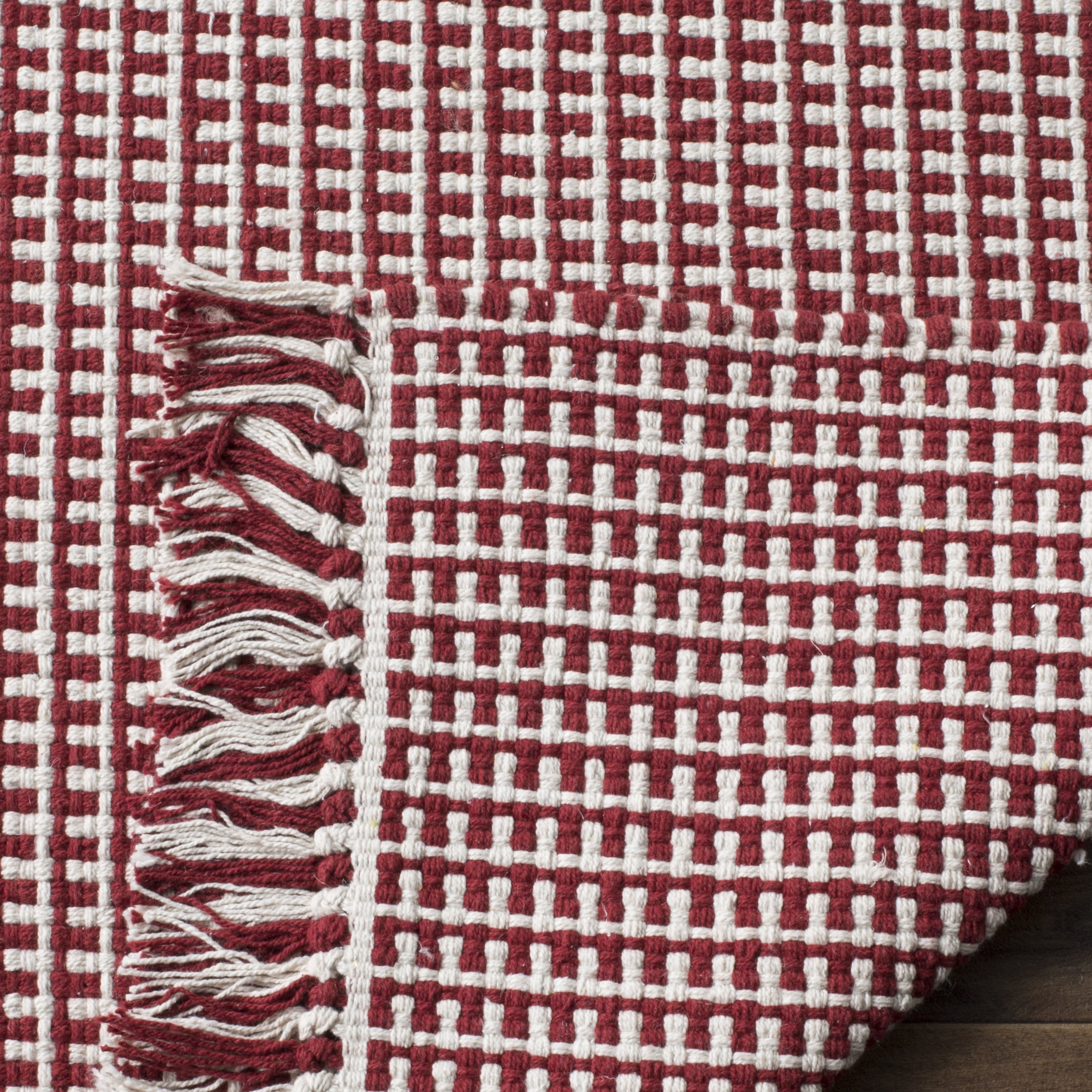 SAFAVIEH Montauk Patton Geometric Cotton Runner Rug, Ivory/Red, 2'3" x 10'