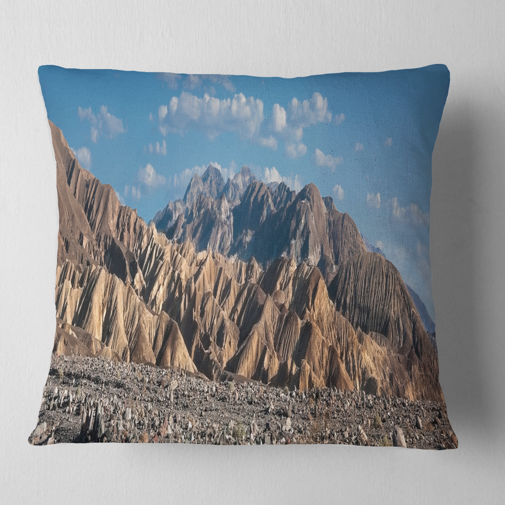 Designart Beautiful Hills in Death Valley - Abstract Throw Pillow - 18x18