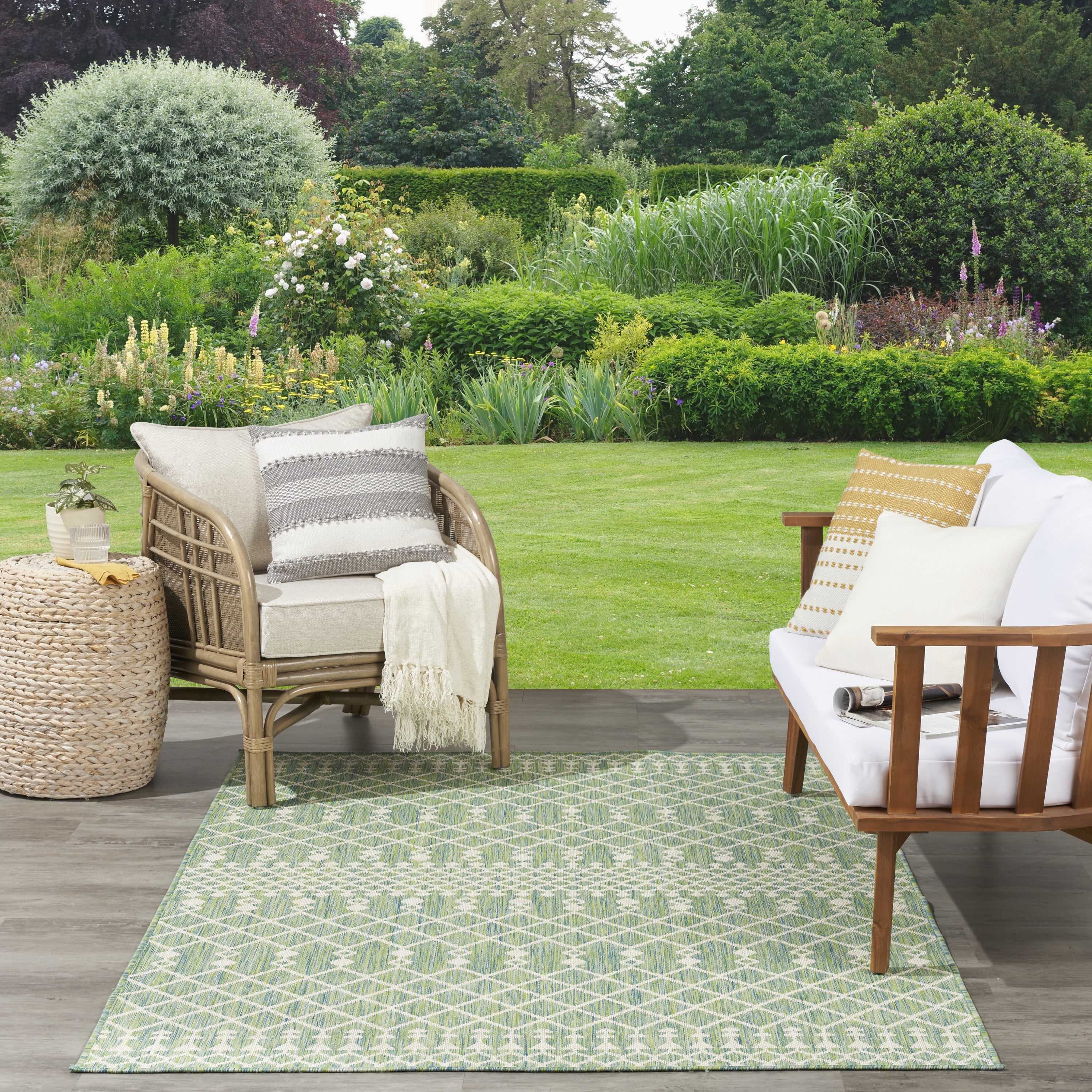 Nourison Positano Indoor/Outdoor Blue Green 5' x 7' Area Rug (5x7)