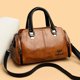 thumbnail image 2 of Bolso bandolera de hombro con diseño de contraste de colores, estilo retro, sencillo, de cuero suave y gran capacidad, de PU., 2 of 5