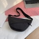 thumbnail image 4 of Bolso bandolera de nailon sencillo y versátil., 4 of 6