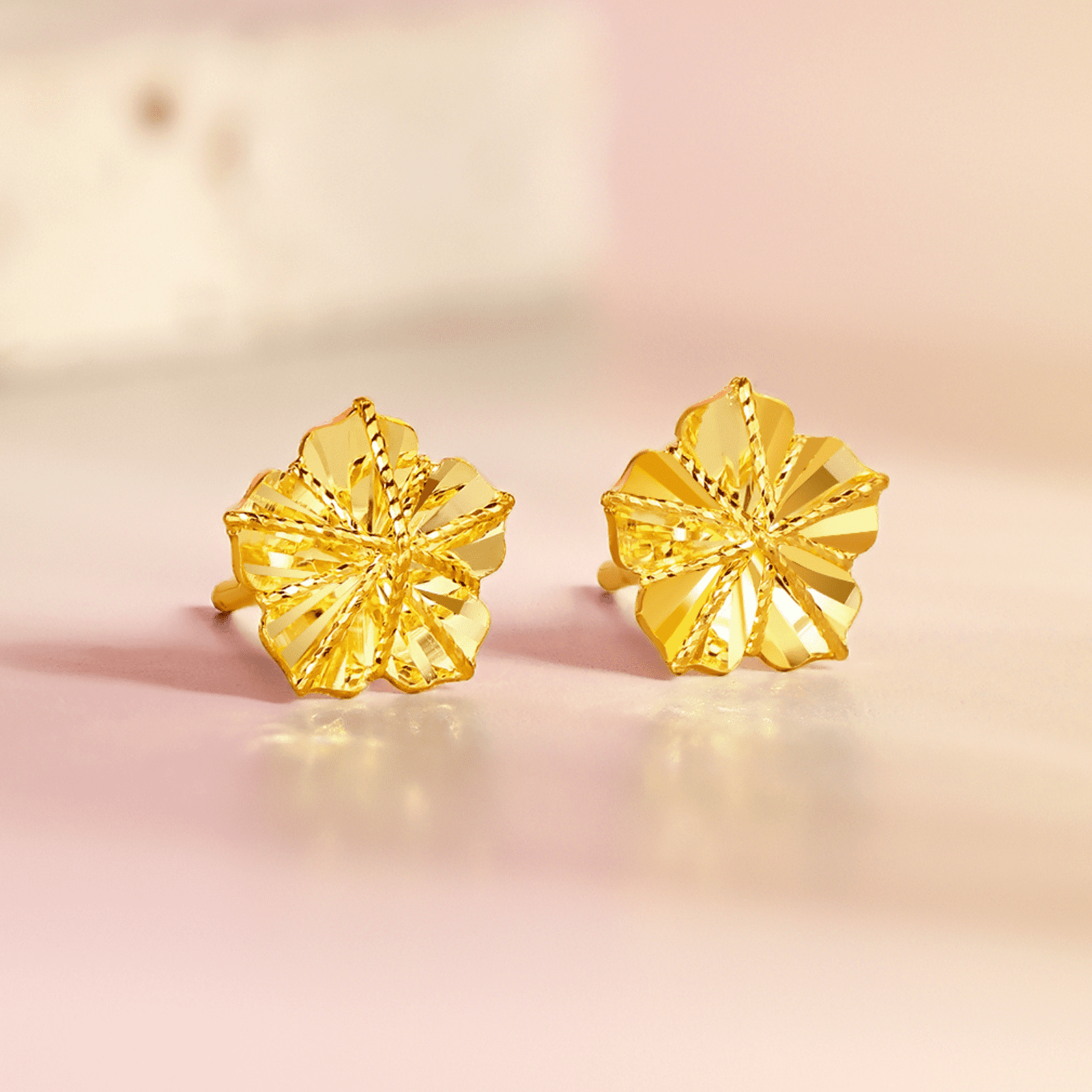 ZHOU LIU FU 24K Solid Gold Stud Earrings Exquisite Floral Design Anniversary Gift for Women A0910860