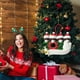 thumbnail image 4 of Adorno para árbol de Navidad 2020, decoración navideña familiar en cuarentena, pedido anticipado Miembro negro de la familia de 4, 4 of 6