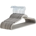 thumbnail image 1 of Ganchos delgados de terciopelo, antideslizantes, color Gris/Plateado, Paquete de 50, 1 of 28