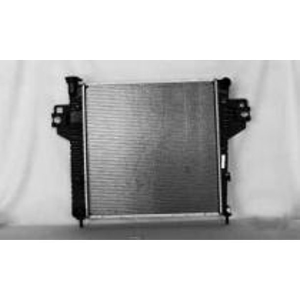 GOPARTS Replacement for 2002 2006 Jeep Liberty Radiator (2.4L L4 + 2